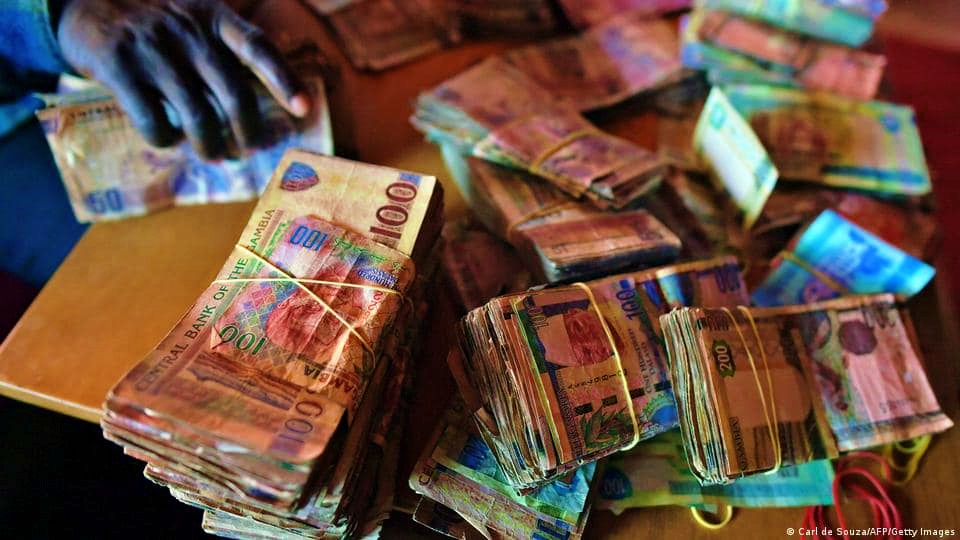 Cash in Dalasis